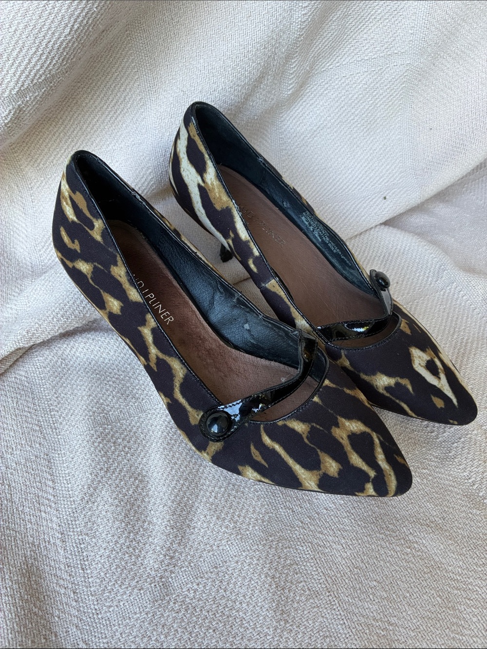 Donald J Pliner Gracey mid-heel Mary Jane pumps Leopard Print